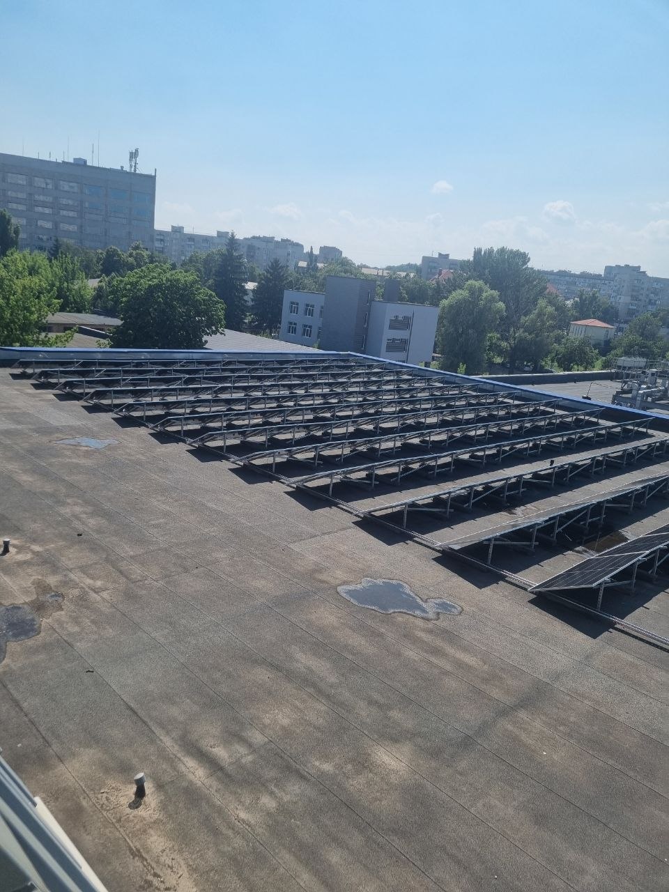 Сонячна станція на баластній системі кріплення